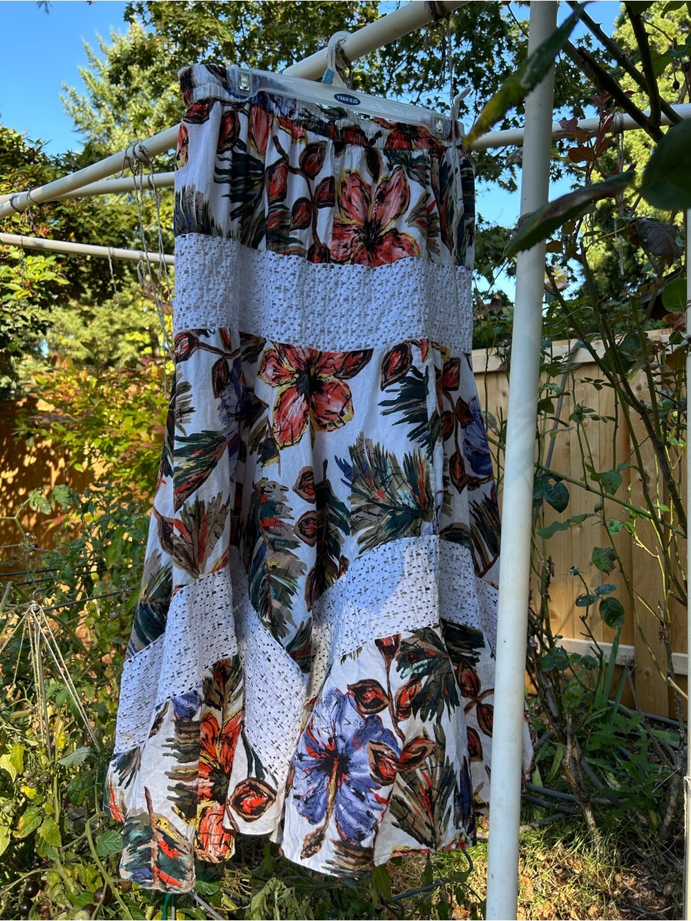 Silver Stream White Floral lace Tiered Skirt with elastic tie Waist